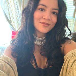 Meet your Posher, Daia